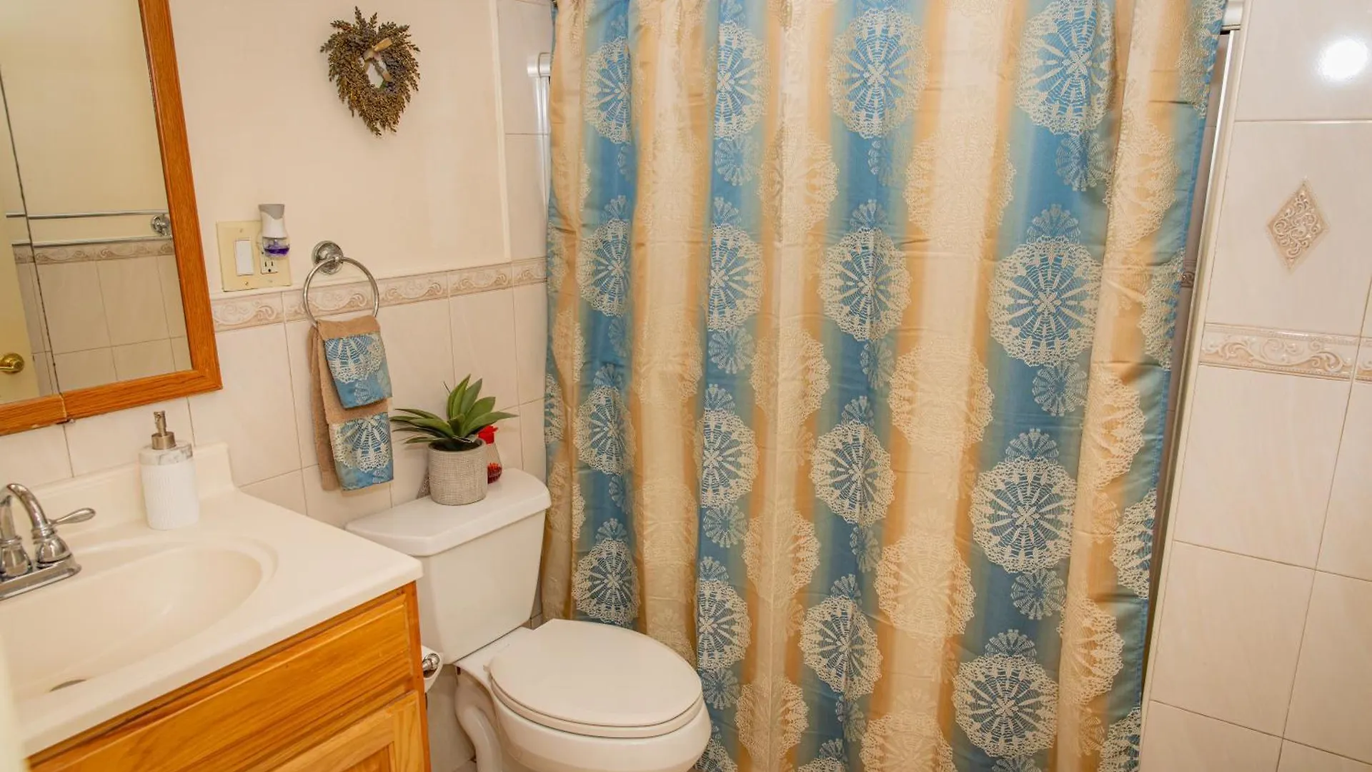 Spacious Comfy Room In Cozy Classy Duplex New York 2*,